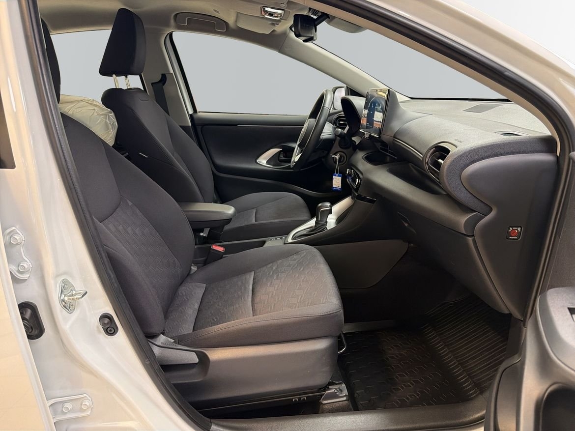 Toyota Yaris 2025, bild 6/13