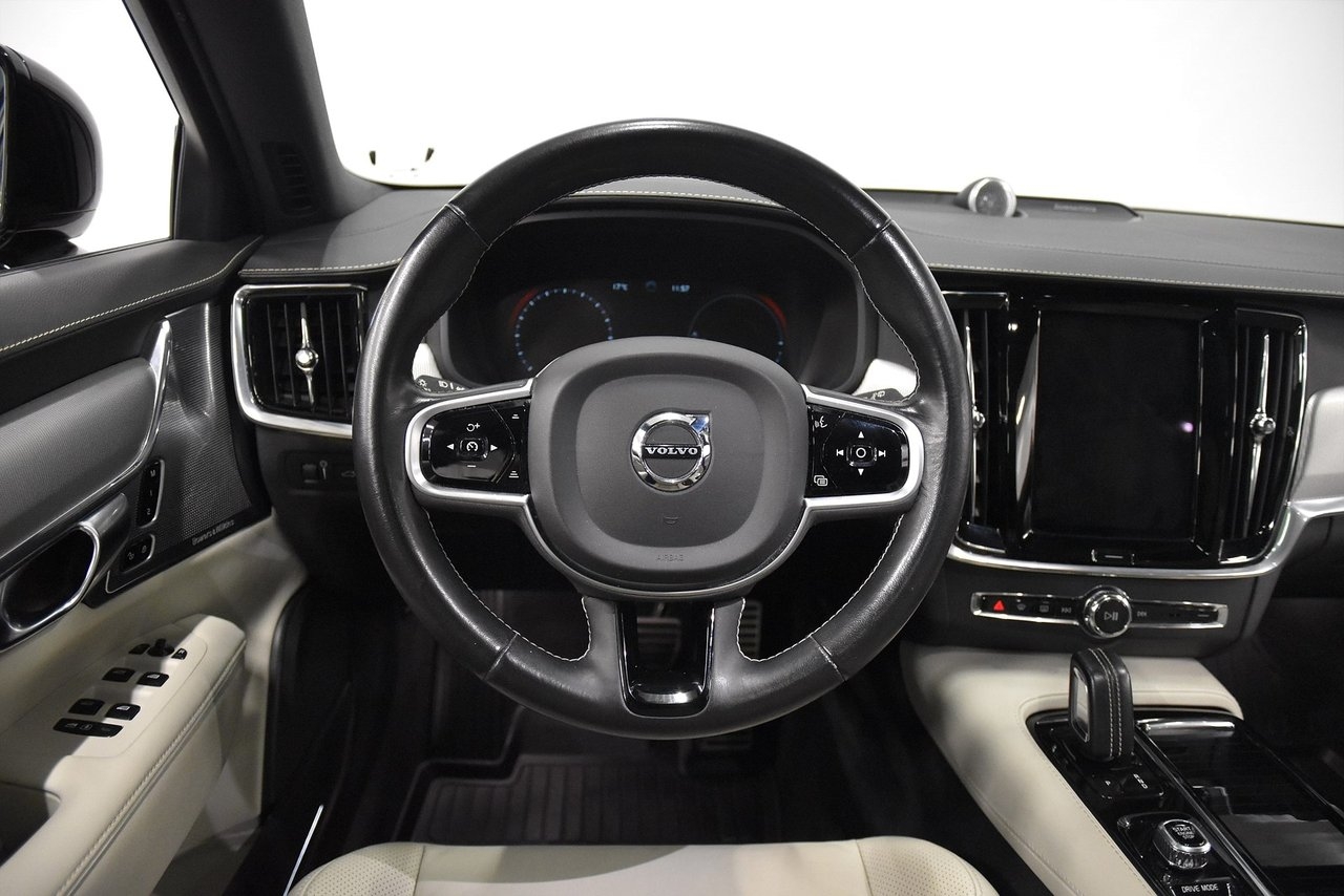 Volvo V90 Recharge T8 AWD R-Design 360° 2021, bild 2/10