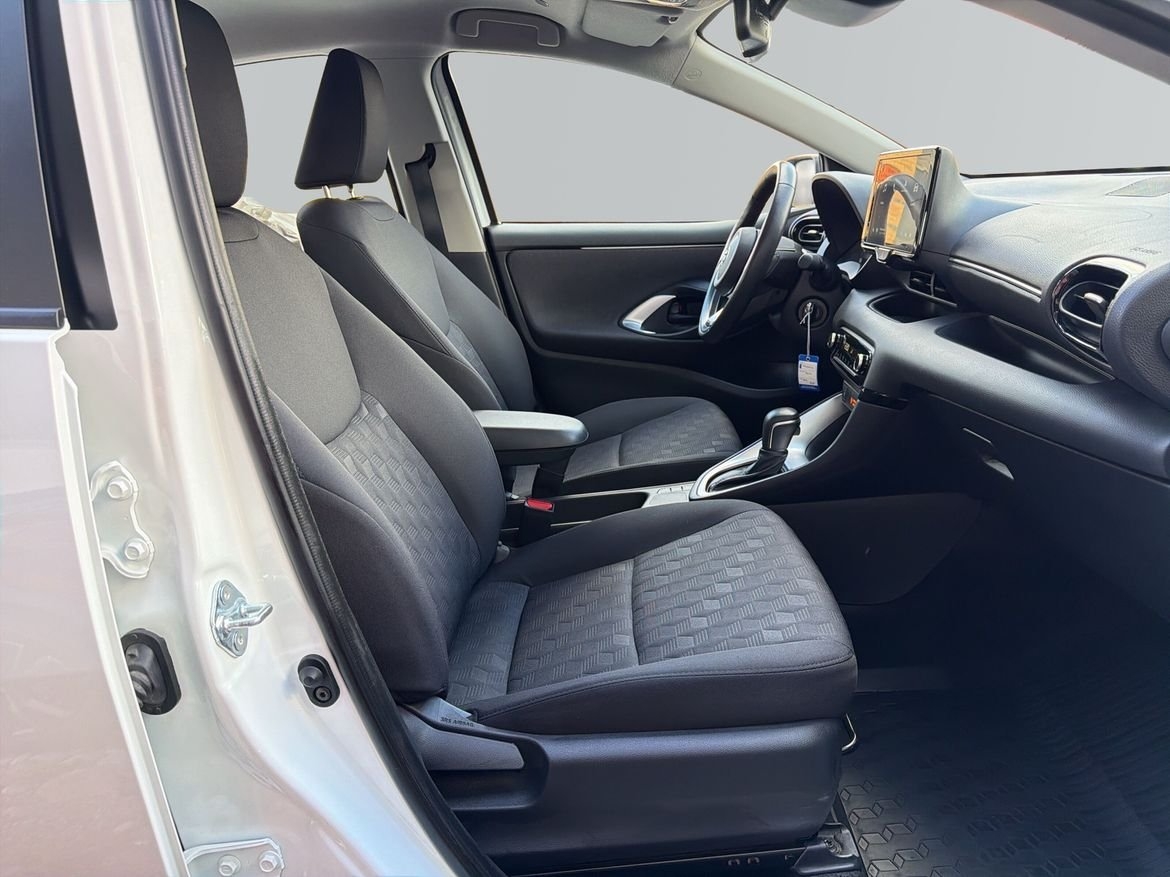 Toyota Yaris 2025, bild 6/13