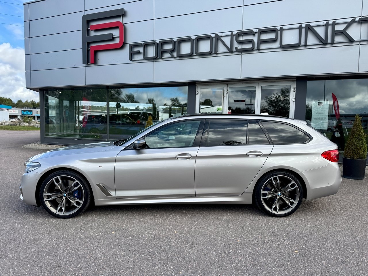 BMW M550d 2019, bild 2/10