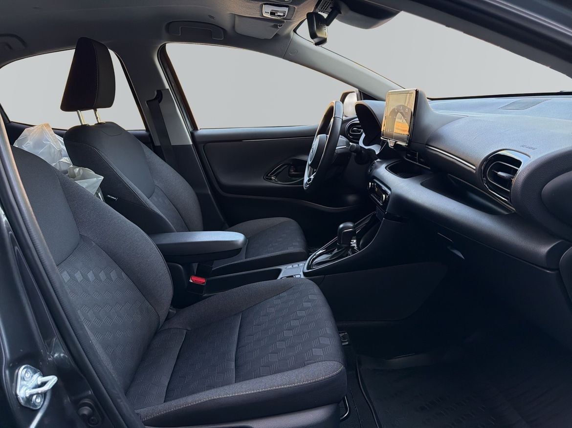 Toyota Yaris 2025, bild 6/13