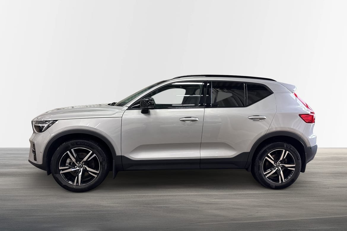 Volvo XC40 B3 FWD Bensin Plus Dark 2025, bild 3/23