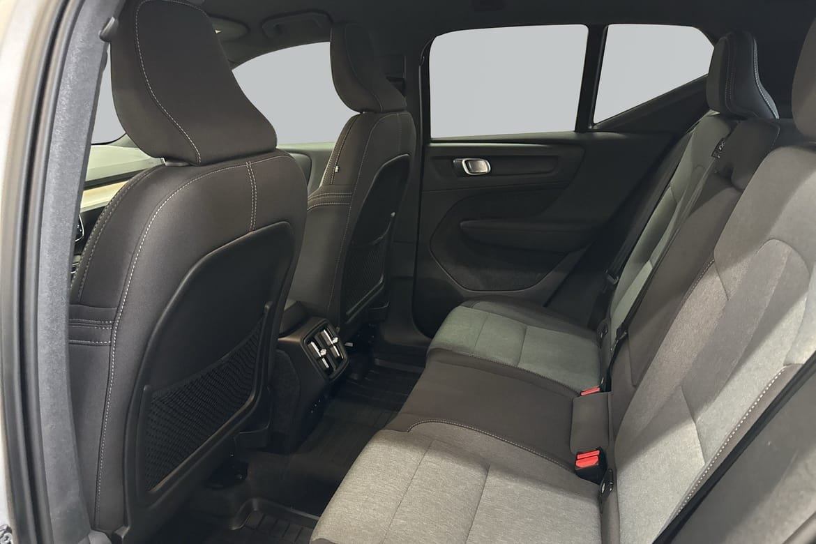 Volvo XC40 B3 FWD Bensin Plus Dark 2025, bild 7/23