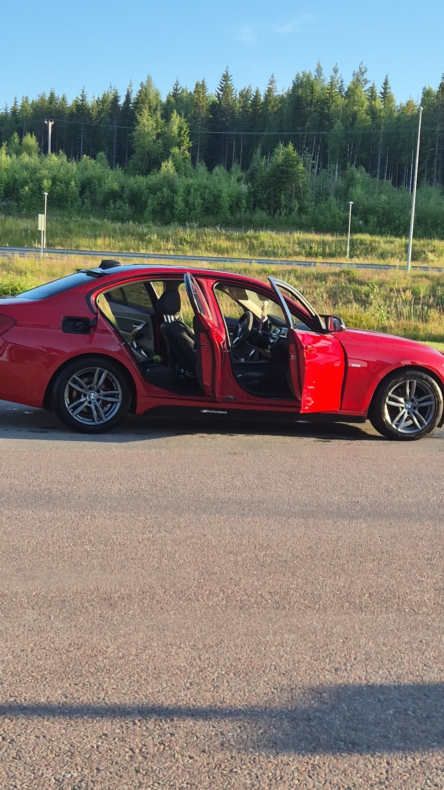 BMW 320 2015, photo 6/7
