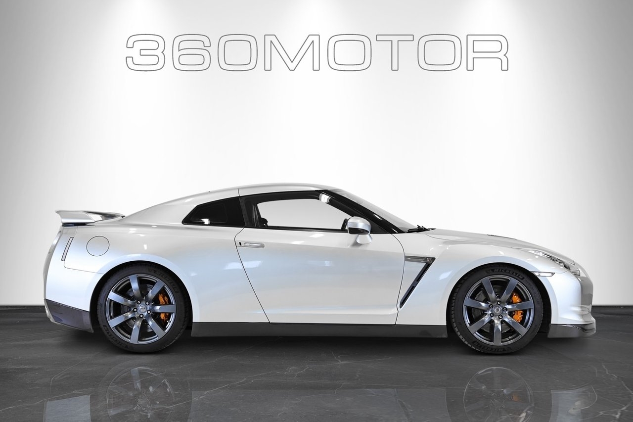 Nissan GT-R 3.8 V6 4x4 DCT 2009, kuva 3/10
