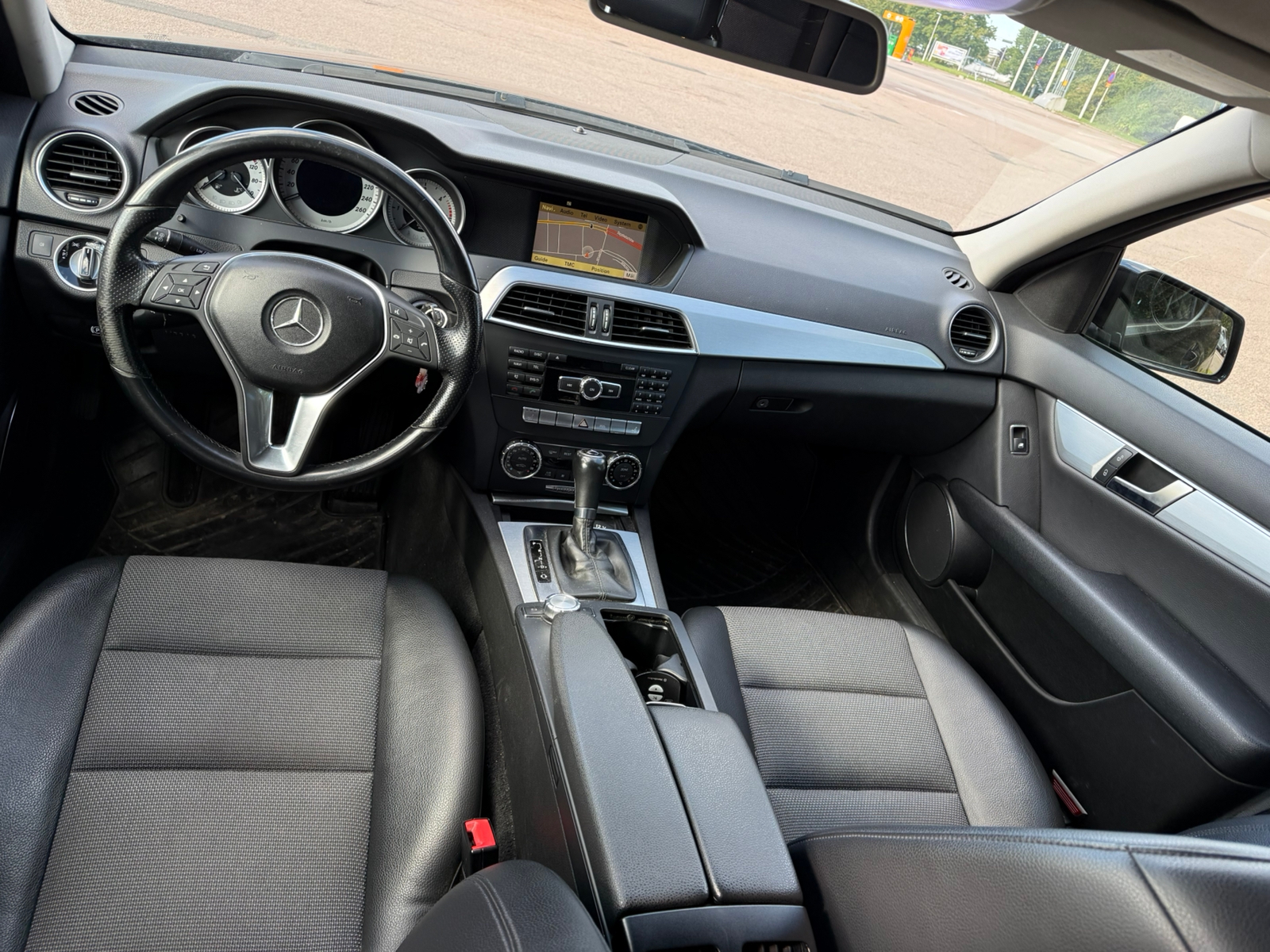 Mercedes-Benz C 2012, bild 7/9