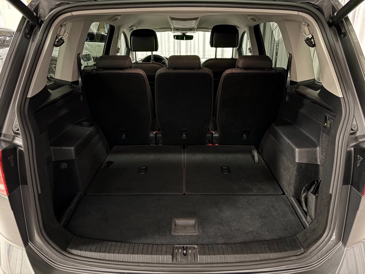 Volkswagen Touran 2016, photo 5/10