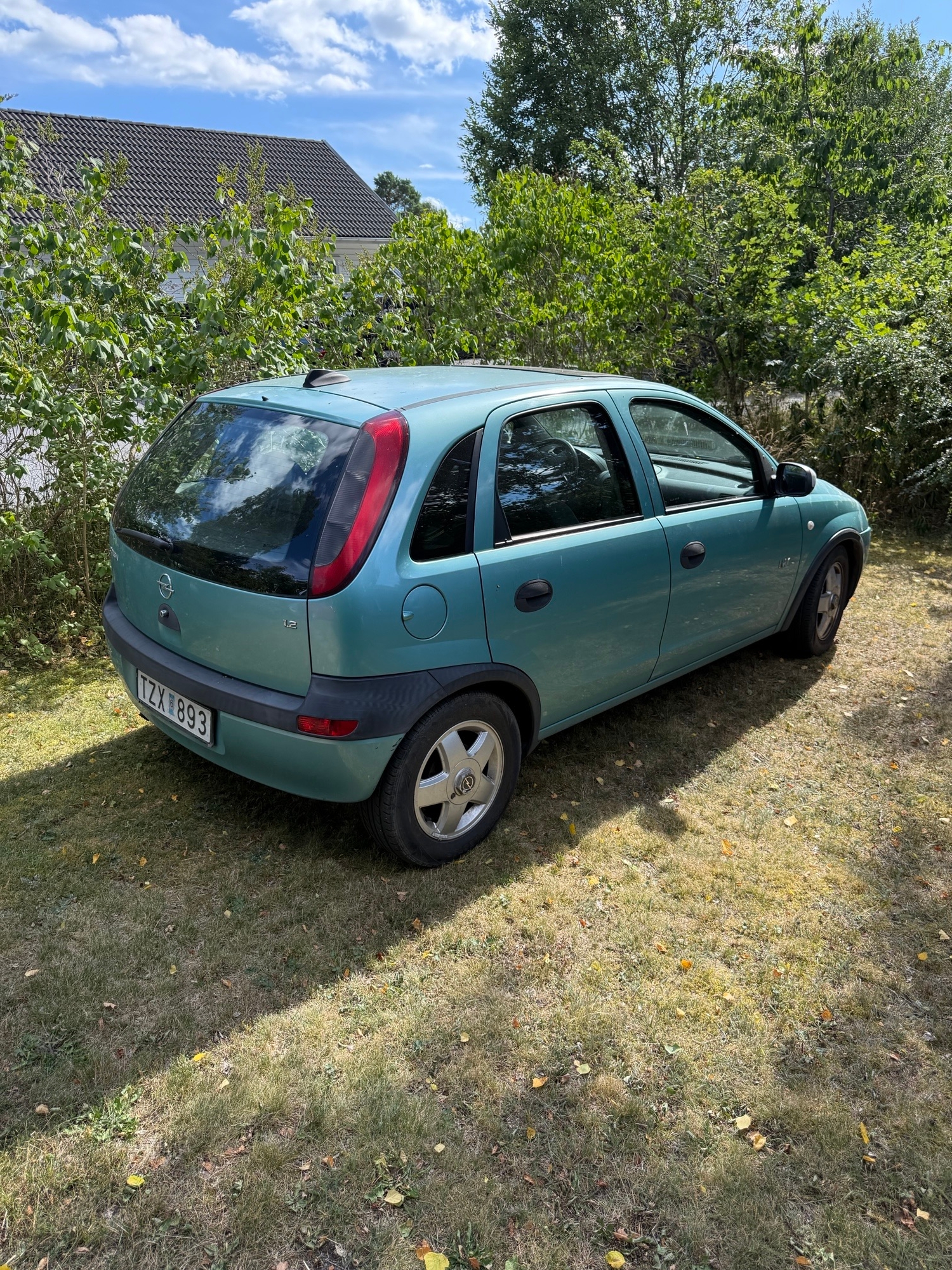 Opel Corsa 5-dörrar 1.2 Manuell 2003, bild 2/4