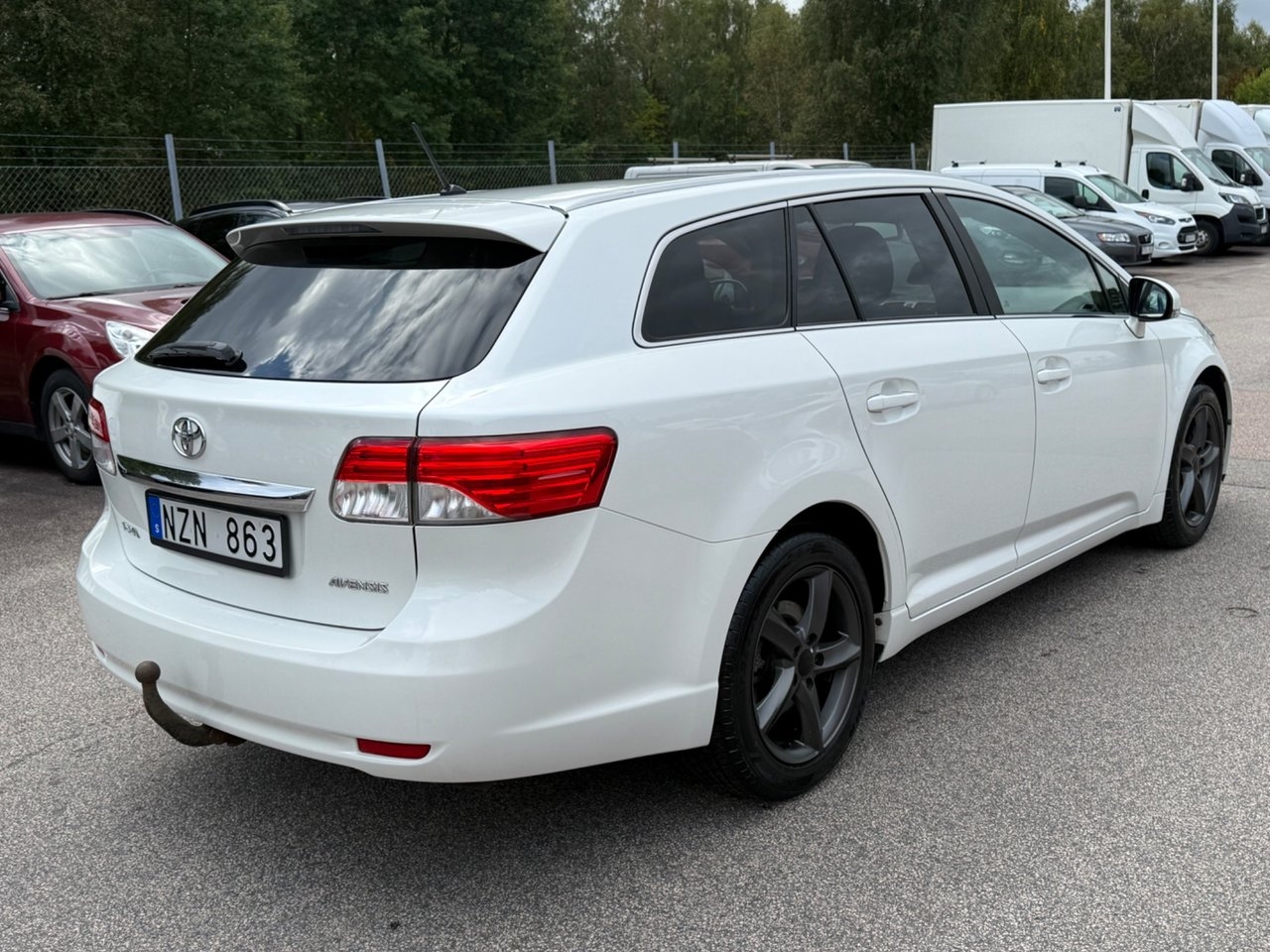 Toyota Avensis 2013, bild 4/10