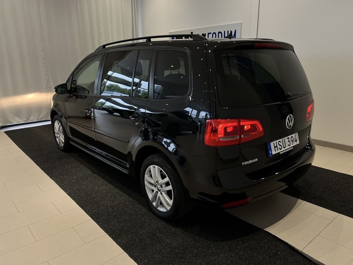 Volkswagen Touran 2015, photo 3/10