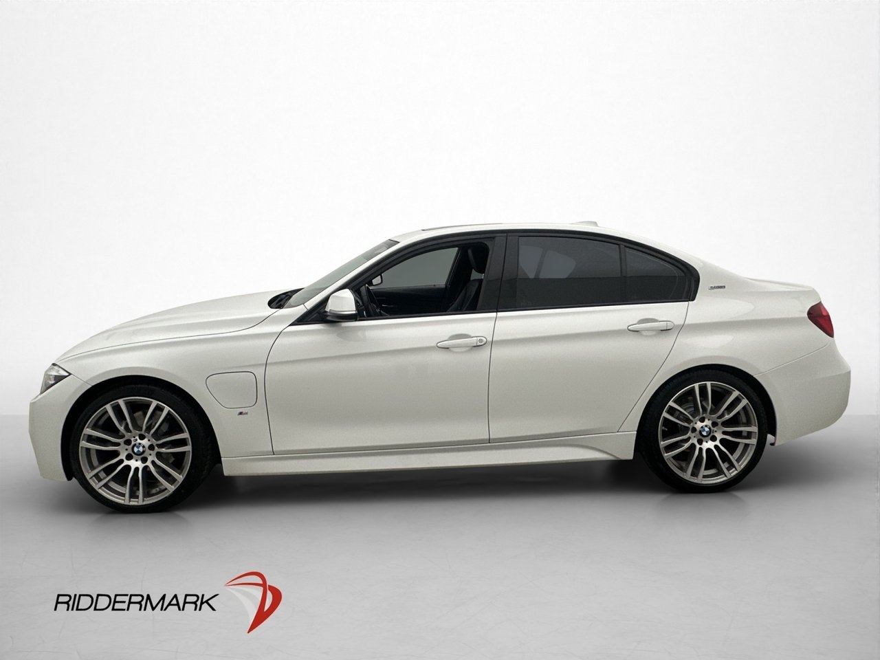 BMW 330 e 252hk M Sport Taklucka Läder 2018, bild 4/10