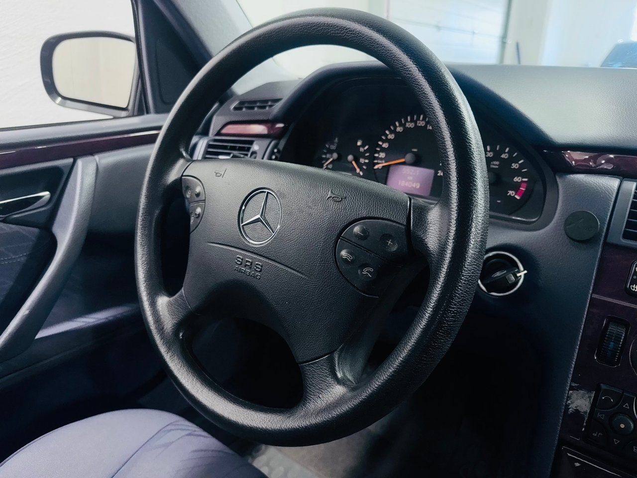 Mercedes-Benz E 240 170hk 2000, bild 4/16