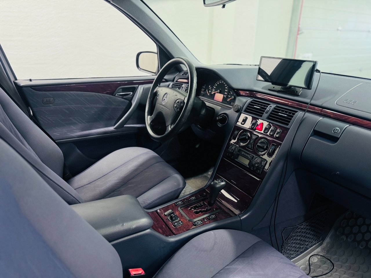Mercedes-Benz E 240 170hk 2000, bild 5/16