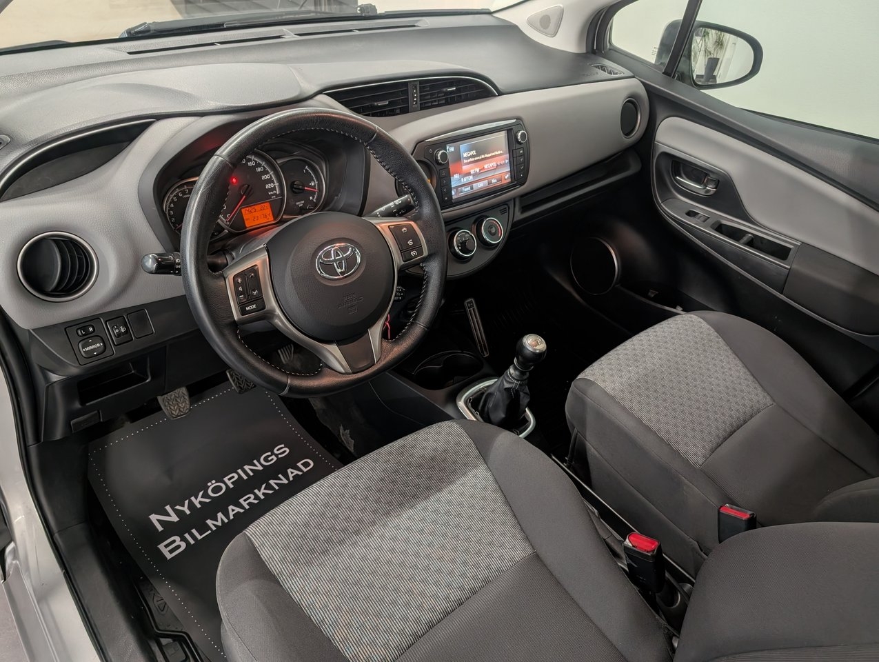 Toyota Yaris 5-dörrar 1.33 Active 2015, bild 7/10