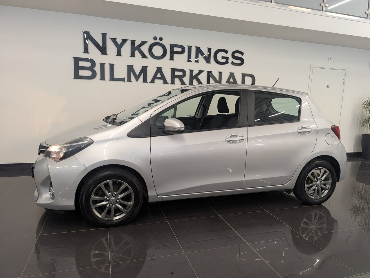 Toyota Yaris 5-dörrar 1.33 Active 2015, bild 3/10