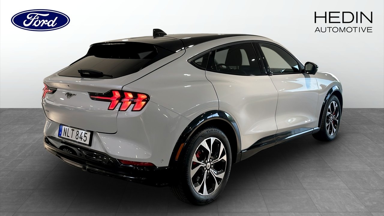 Ford Mustang Mach-E 2021, bild 2/9