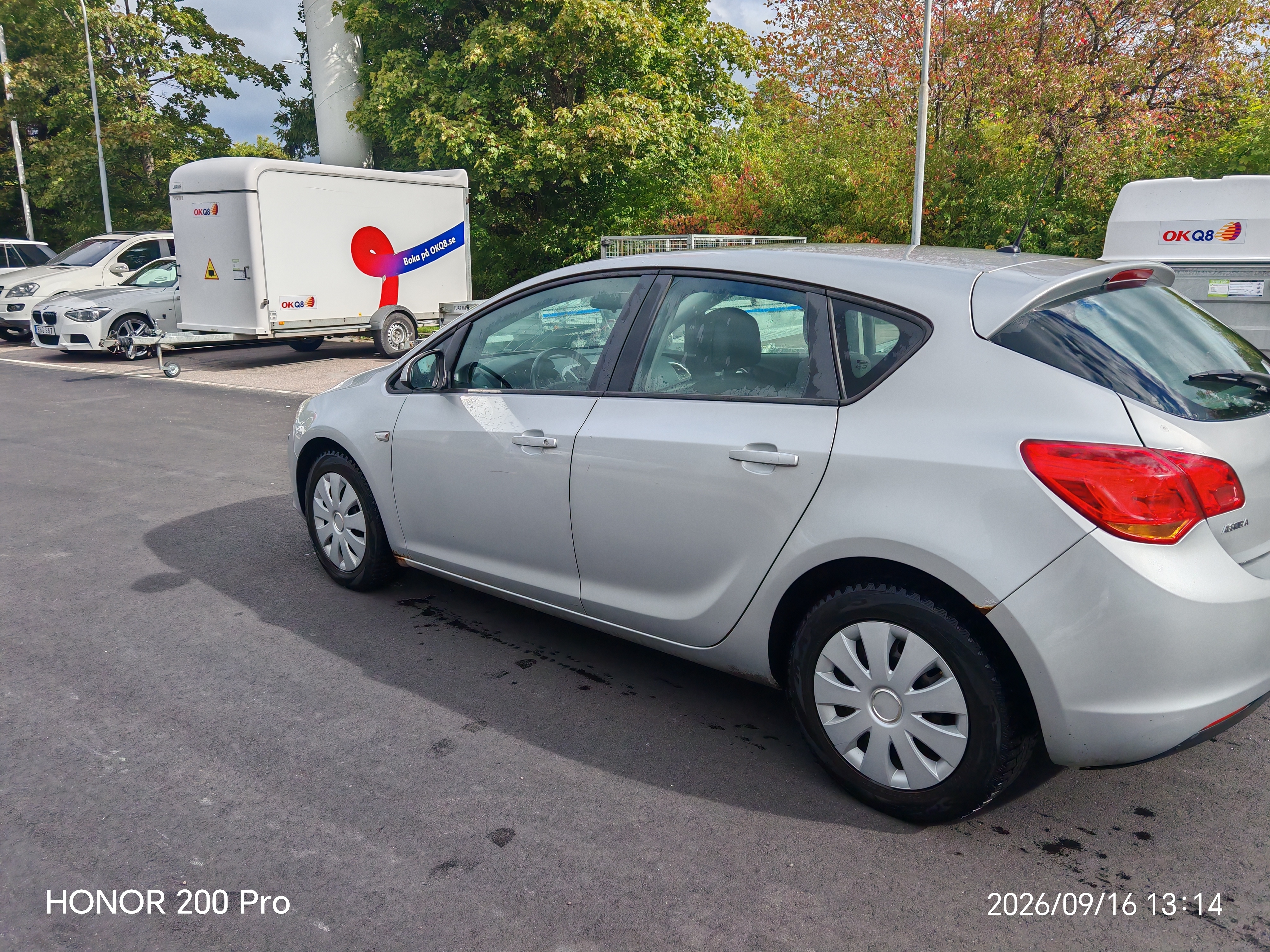 Opel Astra 1.6 Manuell 2011, bild 2/10