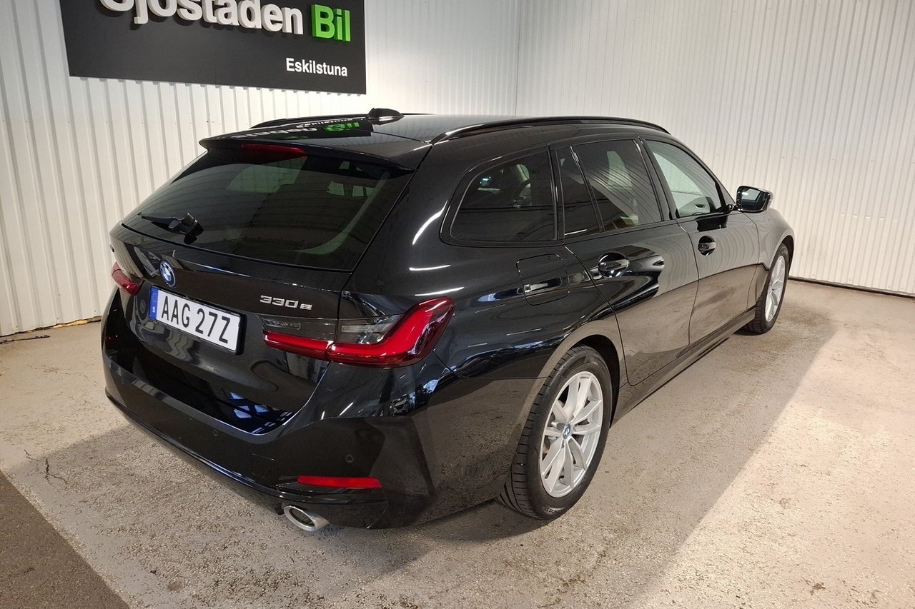 BMW 330 2024, bild 7/10