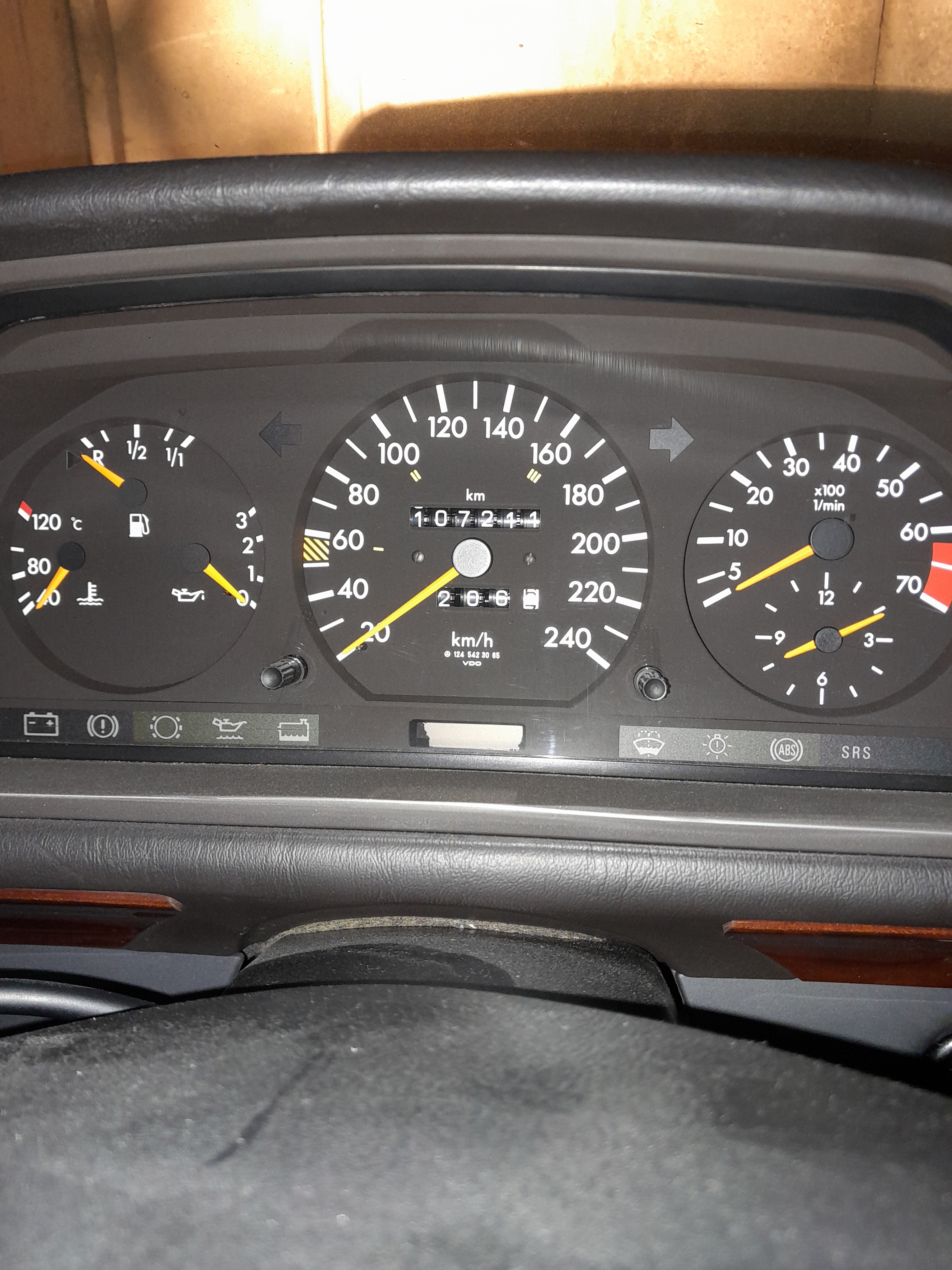 Mercedes-Benz E 220 Automatisk 1994, bild 3/7
