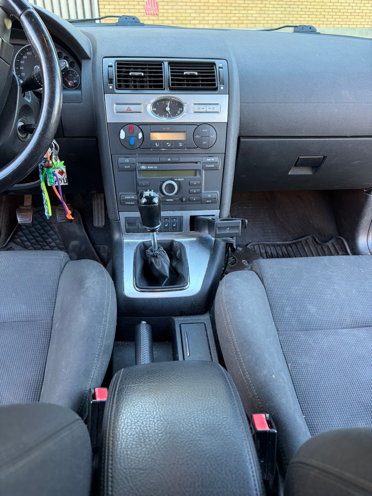 Ford Mondeo Kombi 2.0 Manuell 2006, bild 7/8