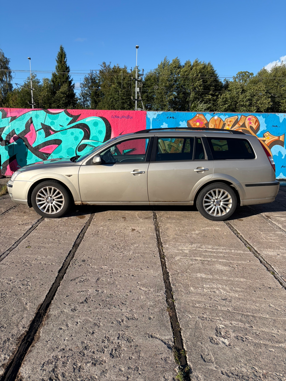 Ford Mondeo Kombi 2.0 Manuell 2006, bild 2/8