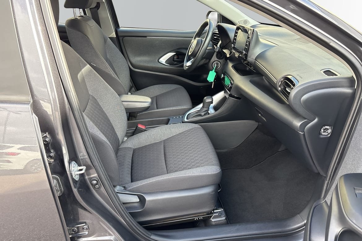 Toyota Yaris Active 2022, bild 7/10
