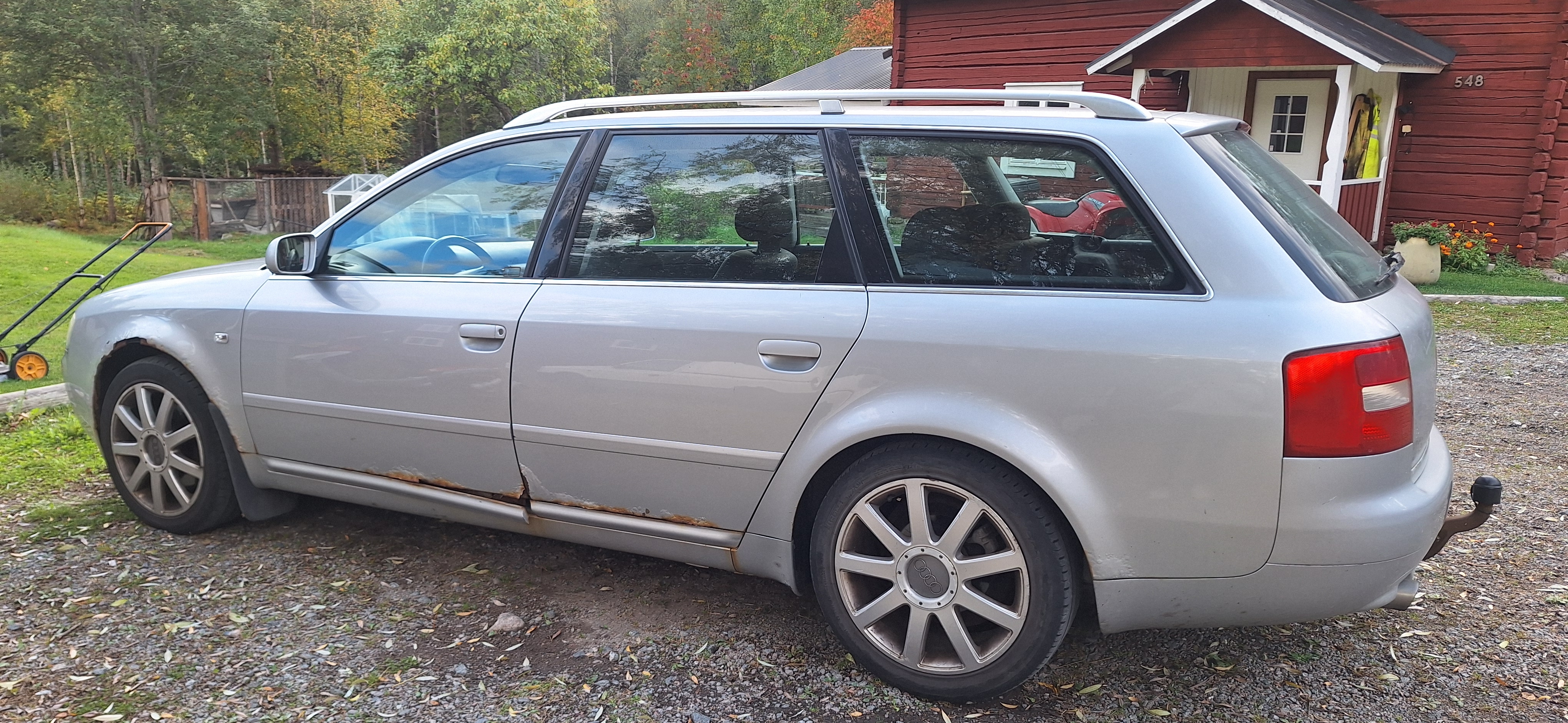 Audi A6 Avant 2.4 V6 quattro Manuell 2003, bild 2/6