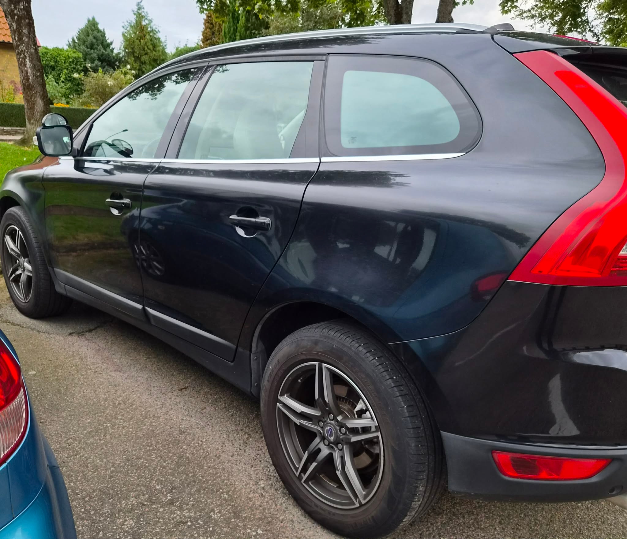 Volvo XC60 D3 AWD Manuell 2012, bild 3/8