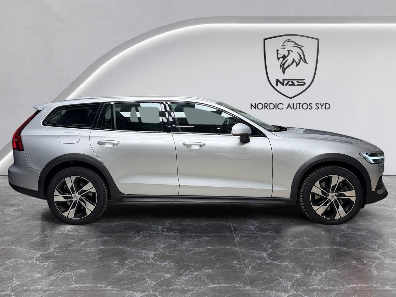 Volvo V60 Cross Country B4 AWD 2022, kuva 6/10