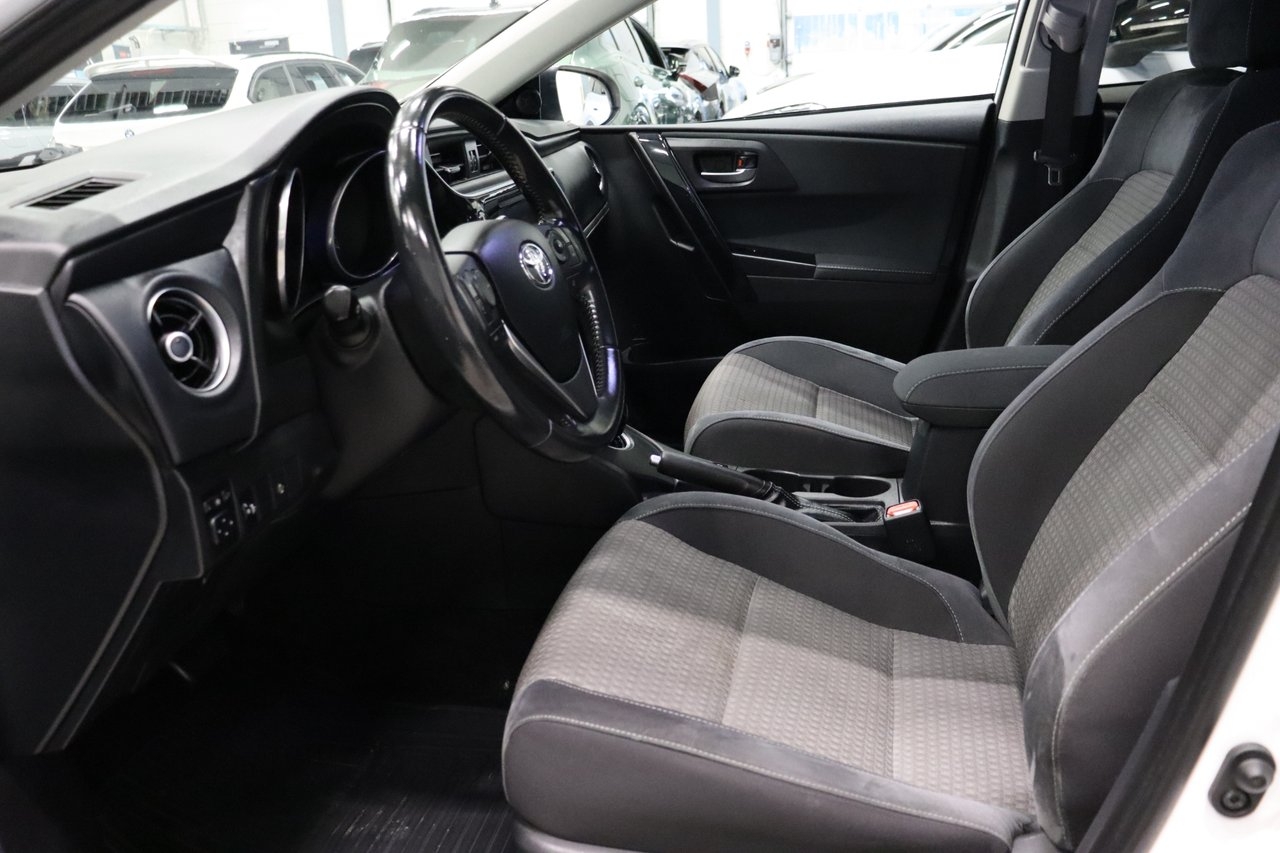 Toyota Auris 2017, bild 7/10