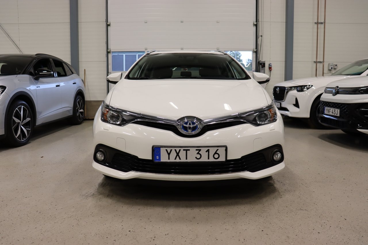 Toyota Auris 2017, bild 2/10