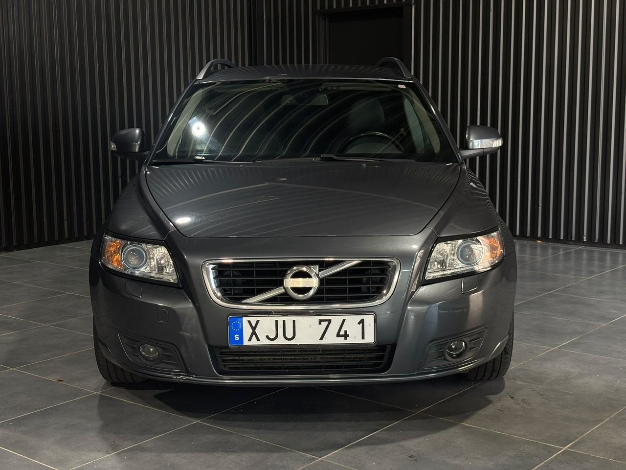 Volvo V50 D2 Momentum 2011, bild 2/10