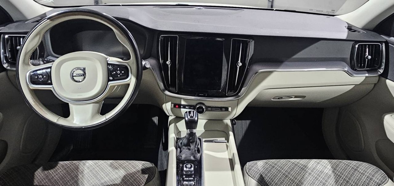 Volvo V60 Cross Country 2019, kuva 3/10