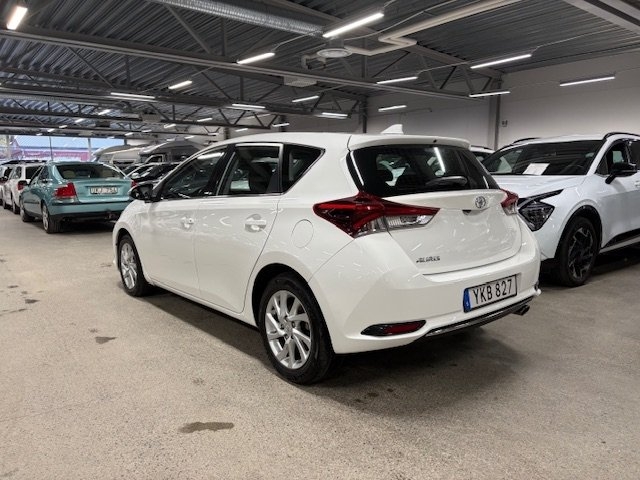 Toyota Auris 1.2 Turbo Active Euro 6 2017, bild 3/8