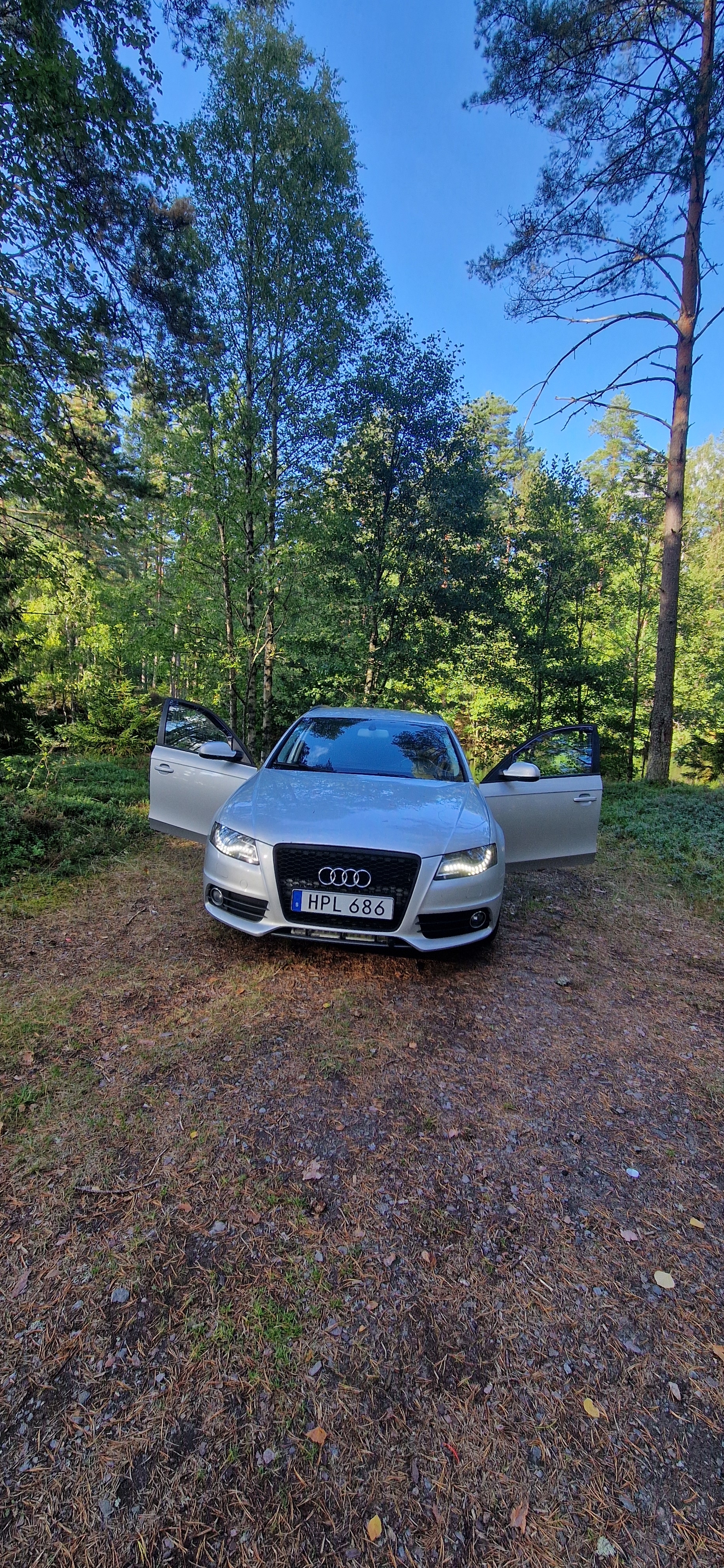 Audi A4 Avant 2.0 TFSI Manuell 2010, bild 2/2