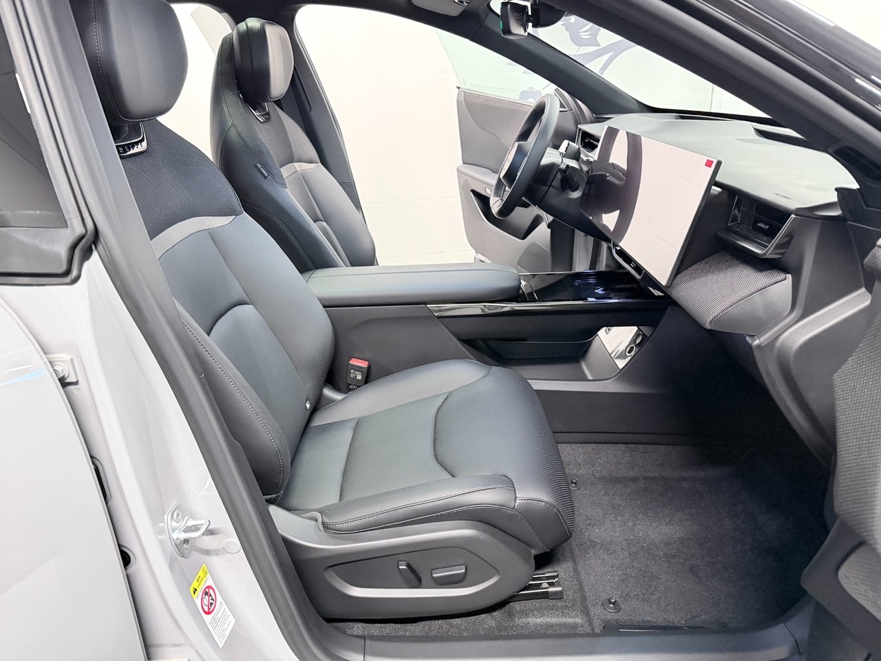Mazda CX-6e 2026, bild 7/10