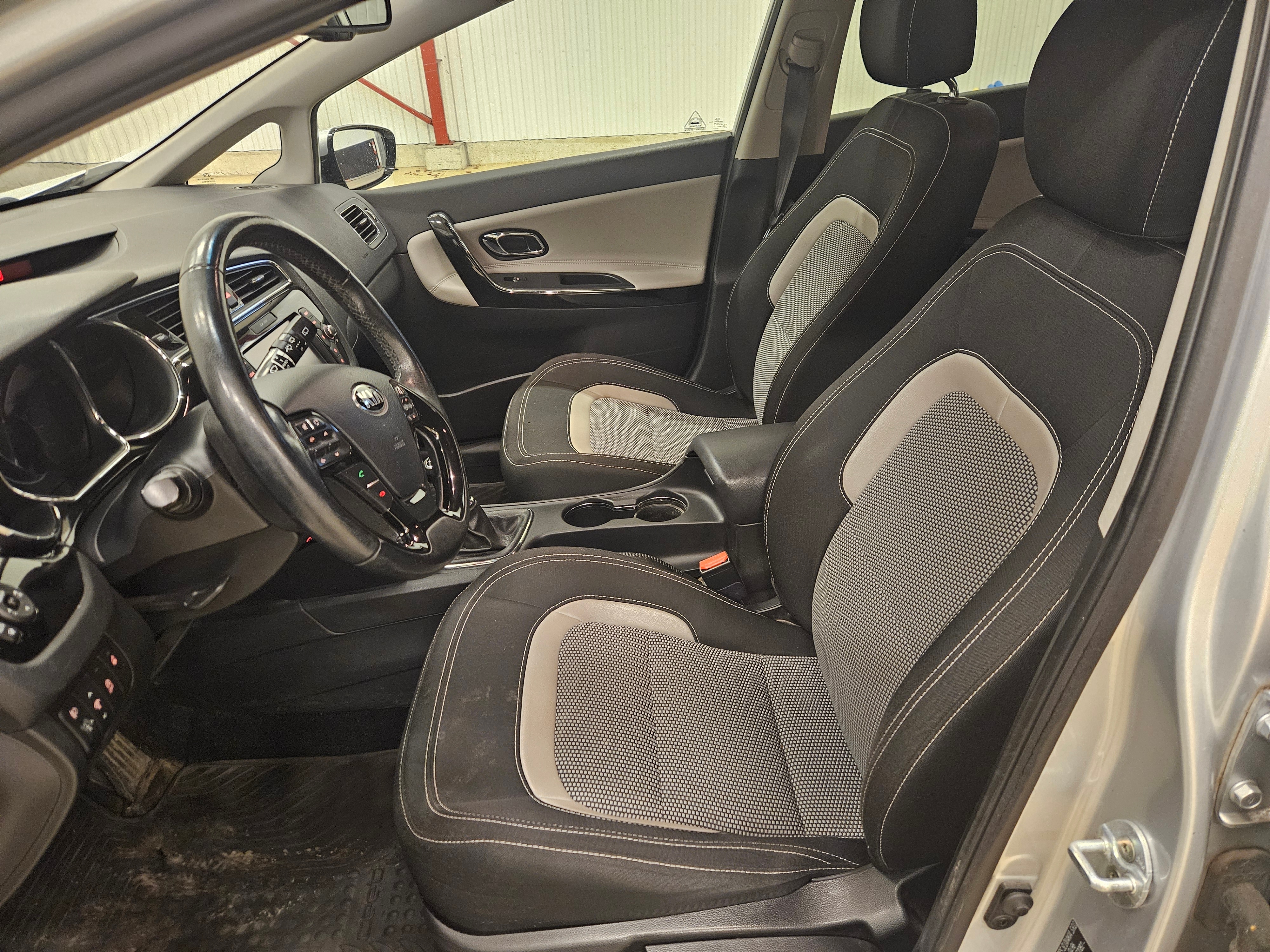 Kia Ceed 1.6 CRDi Manuell 2016, bild 7/10