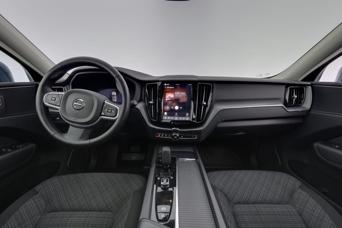 Volvo XC60 T6 Core Special Edition 2025, bild 7/10