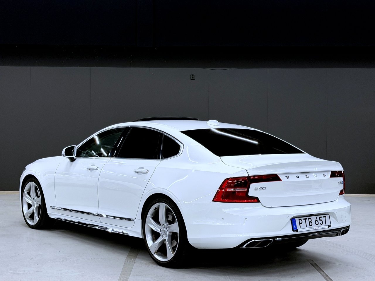 Volvo S90 2018, bild 2/10