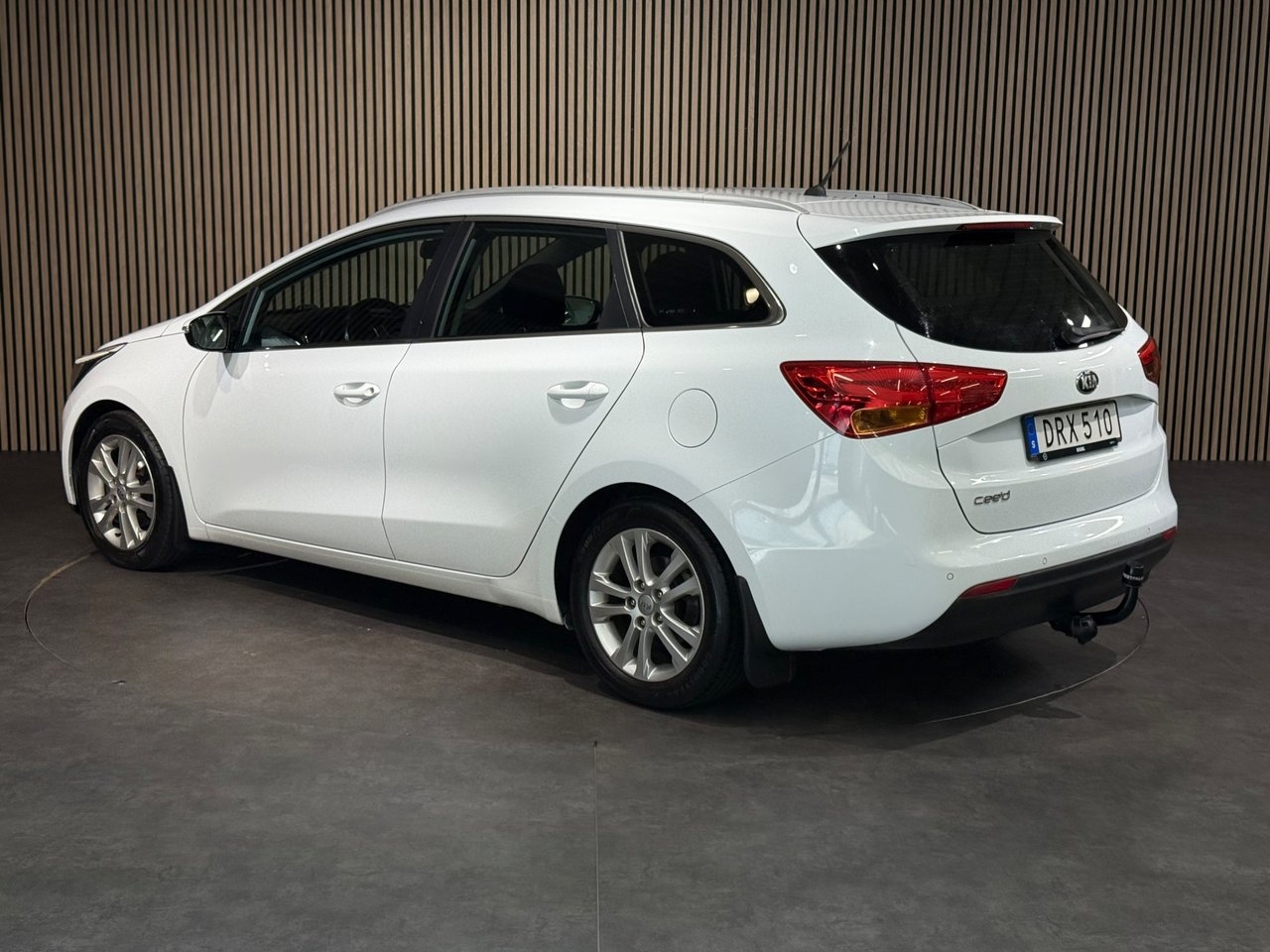 Kia Ceed cee'd_sw 1.6 GDI DCT 2013, kuva 6/10
