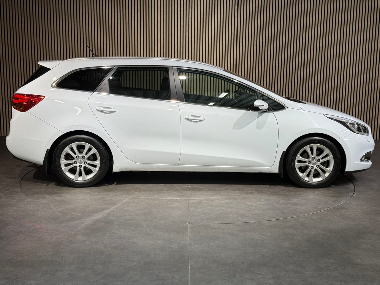 Kia Ceed cee'd_sw 1.6 GDI DCT 2013, kuva 3/10