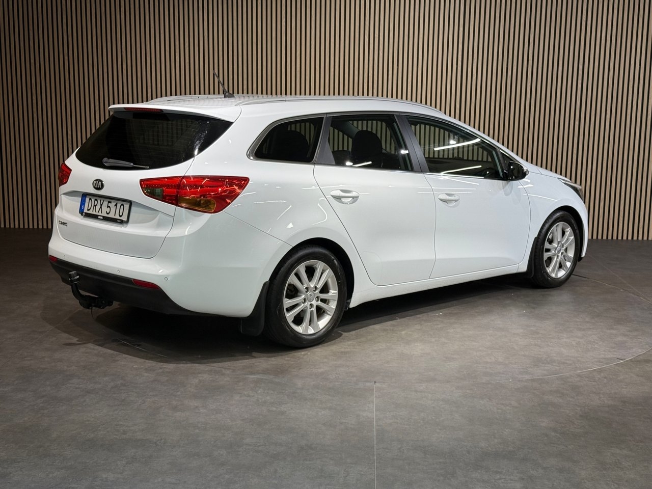 Kia Ceed cee'd_sw 1.6 GDI DCT 2013, kuva 4/10