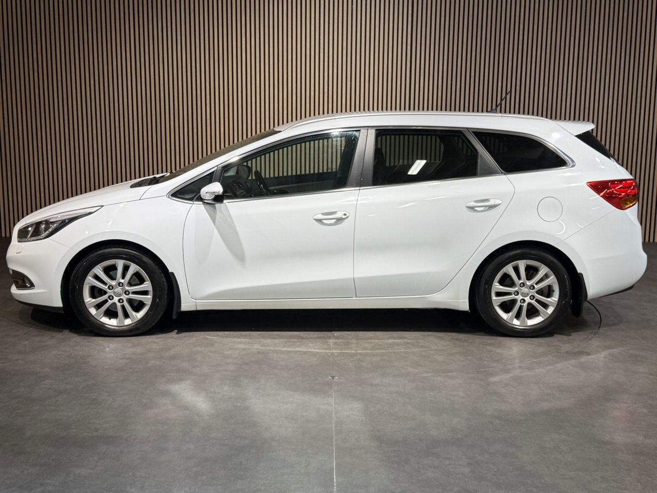 Kia Ceed cee'd_sw 1.6 GDI DCT 2013, kuva 7/10