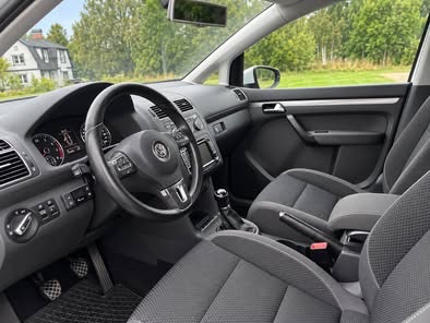 Volkswagen Touran 2015, bild 4/4