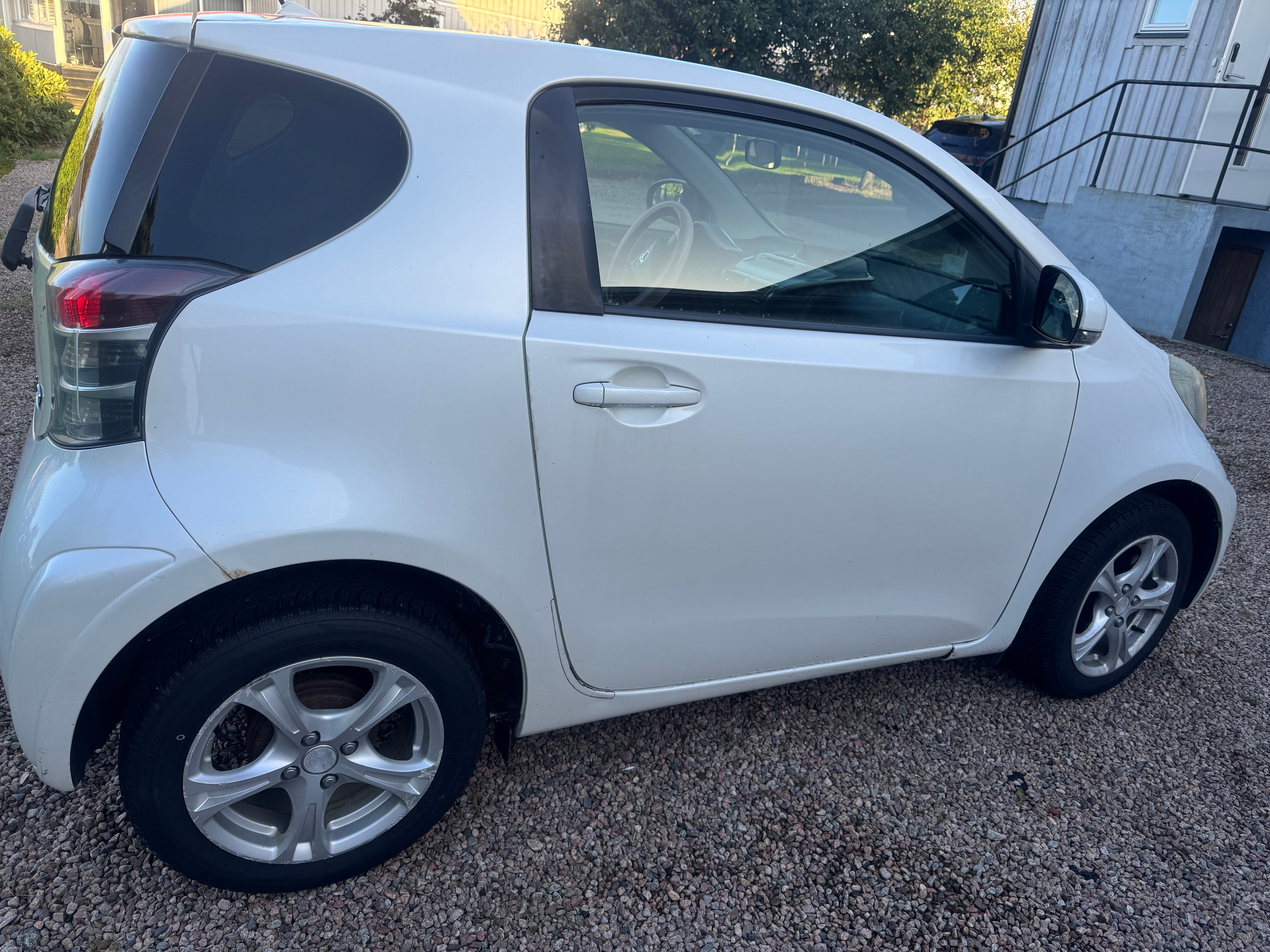 Toyota IQ 1.0 VVT-i Manuell 2010, bild 3/4