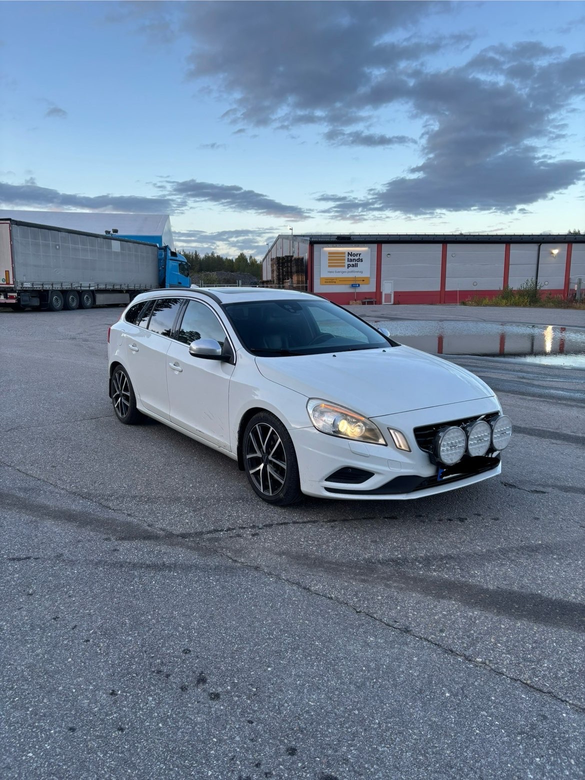 Volvo V60 D5 AWD Geartronic 2012, bild 2/6