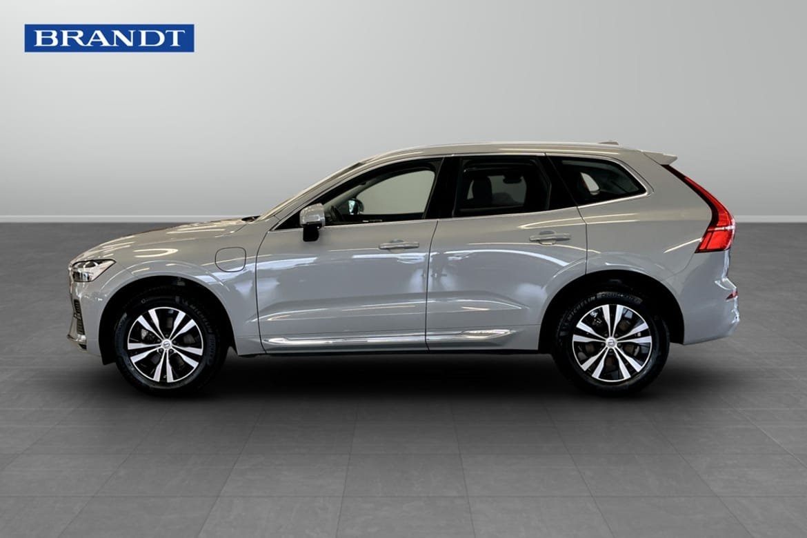 Volvo XC60 Recharge T6 II Core Edition 2024, kuva 3/9
