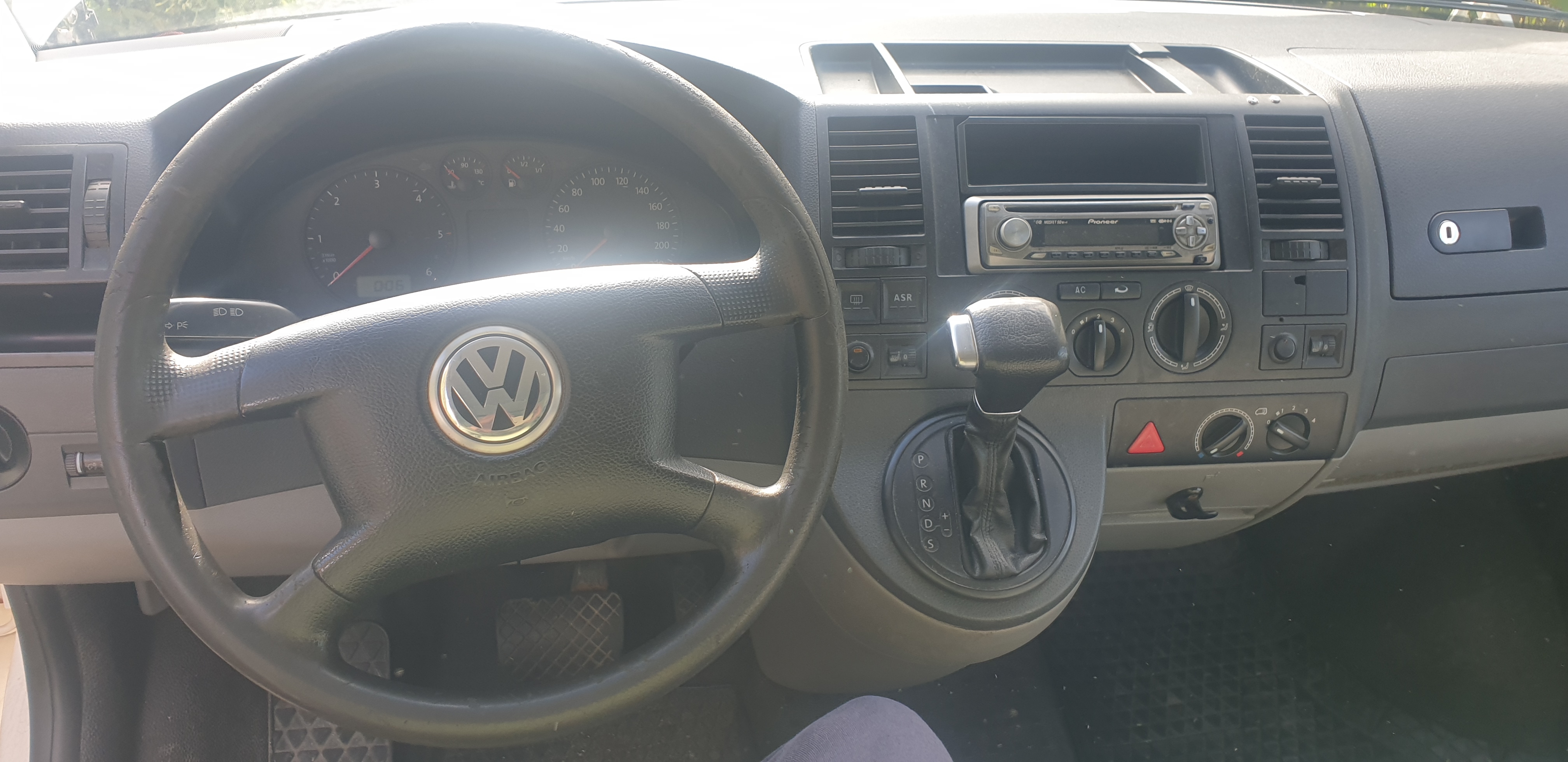 Volkswagen Transporter 2006, kuva 2/7