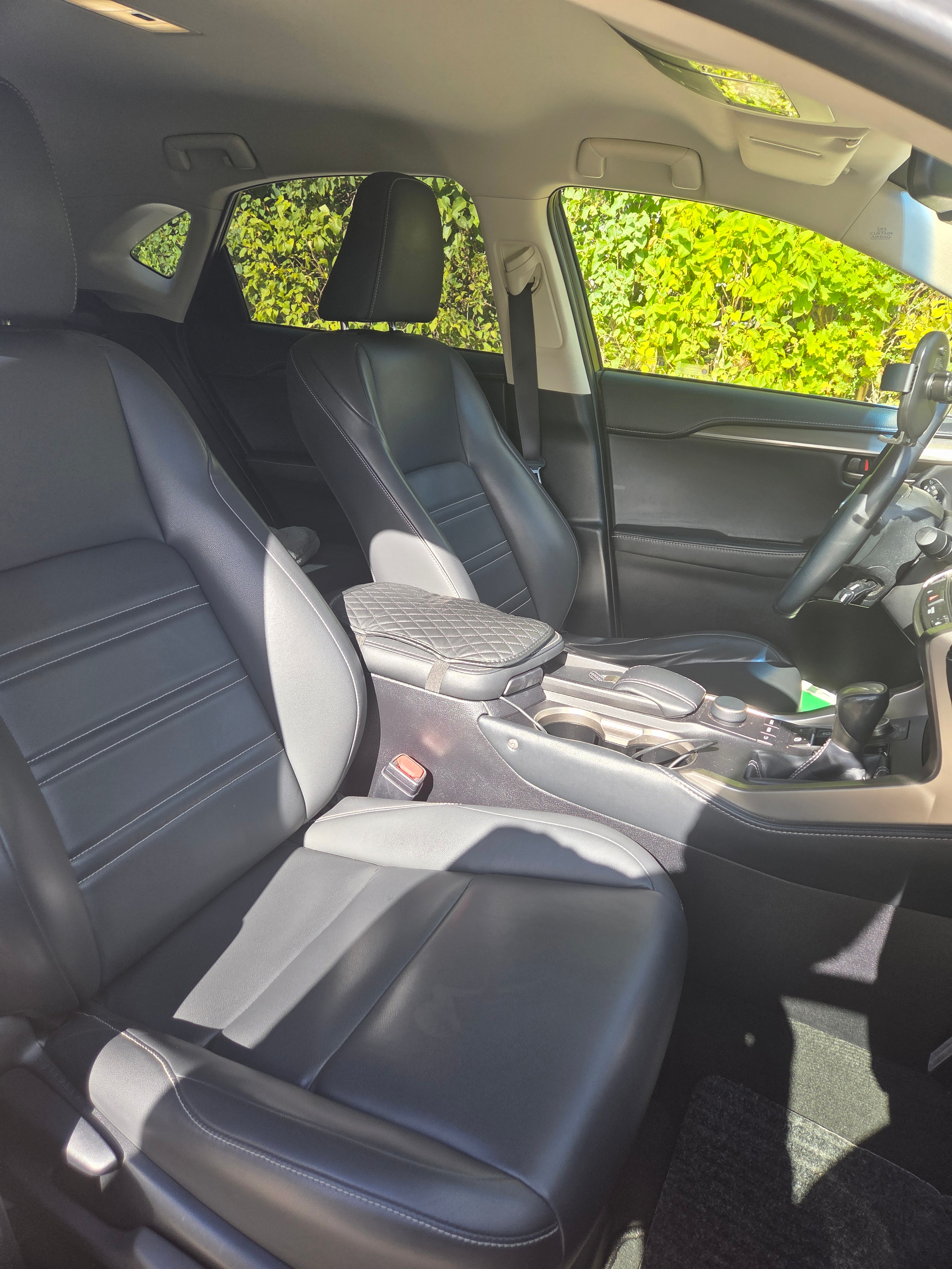 Lexus NX 300h AWD 2.5 AWD E-CVT 2015, bild 7/10