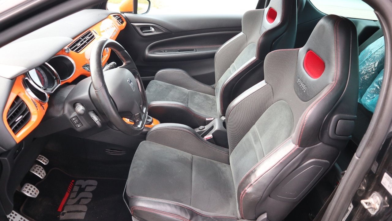 Citroen DS3 Racing 1.6 THP 2011, photo 4/10